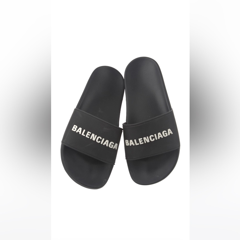 COPY - BALENCIAGA
Rubber Printed Slides
Size: 6 | IT 39